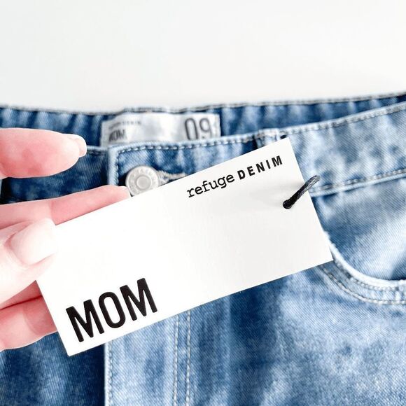 Refuge Denim Womens High Rise Distressed Ripped Raw Hem Mom Jeans Blue Sz 9 NWT - Picture 4 of 11